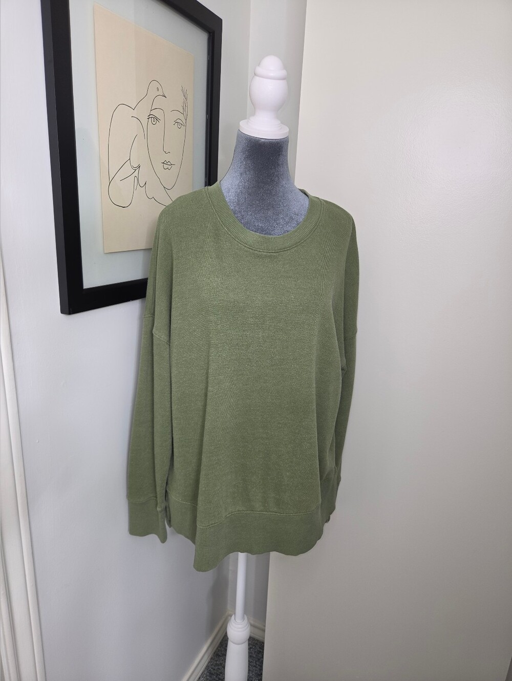 Time and Tru Olive Green Lightweight Crewneck Sweater